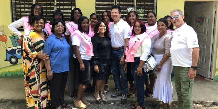 Visita de voluntarios e inversionistas