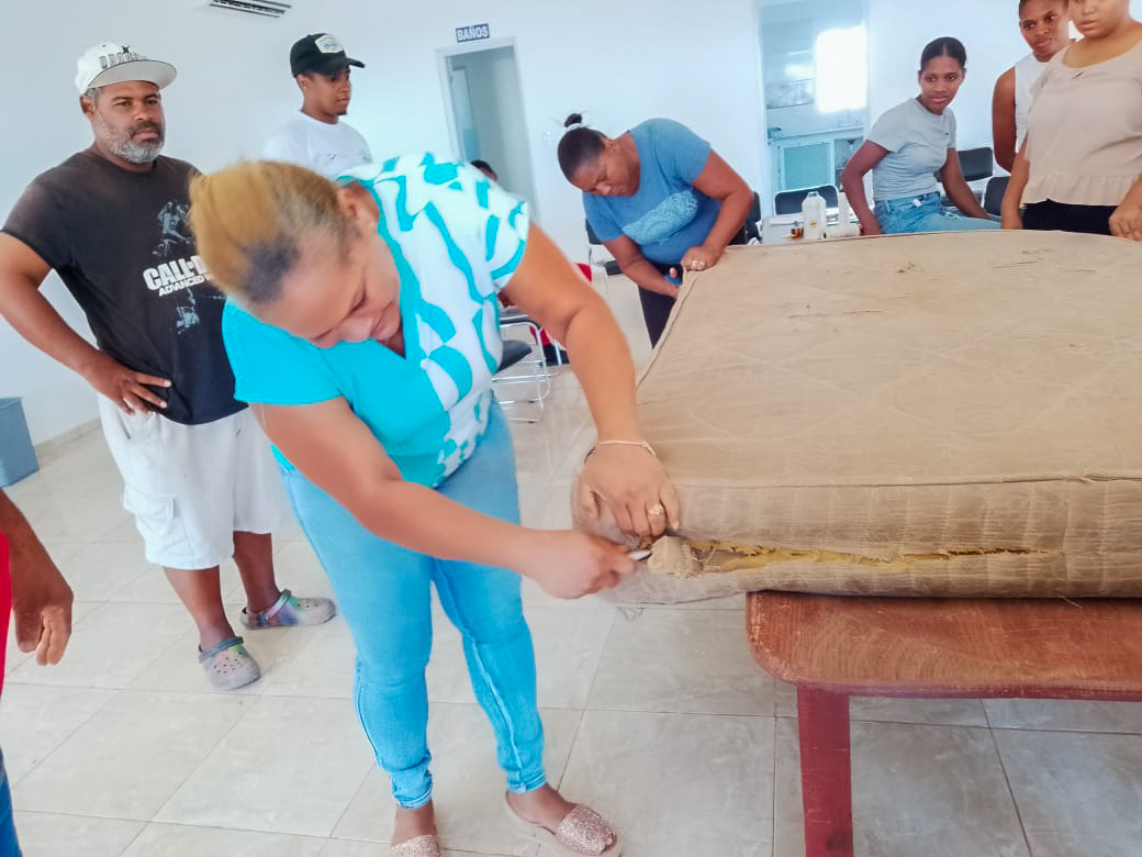 Alfalit International República Dominicana y Cross Internacional patrocinan curso de Fabricación y Reparación de Colchones en Oviedo